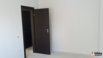 apartament-nou-cu-3-camere-2-bai-balcon-terasa-si-debara-de-vanzare-in-zona-calea-cisnadiei-5